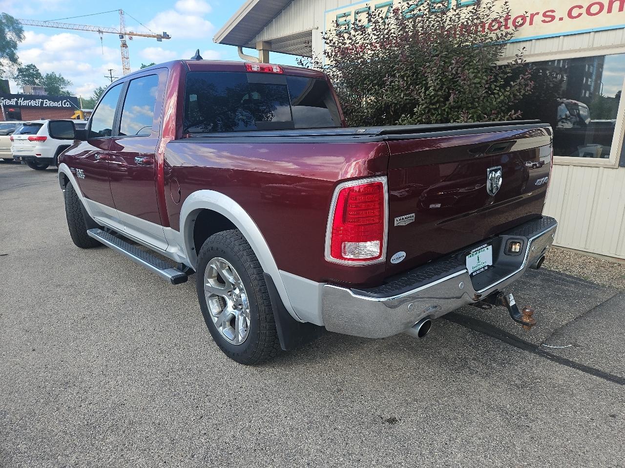 RAM 1500 4WD Crew Cab 140.5" Laramie 2016