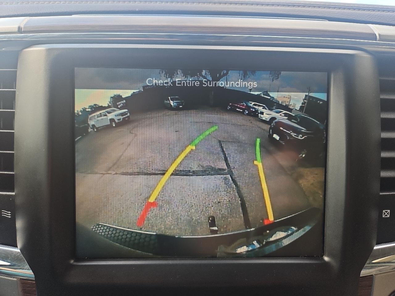 RAM 1500 4WD Crew Cab 140.5" Laramie 2016