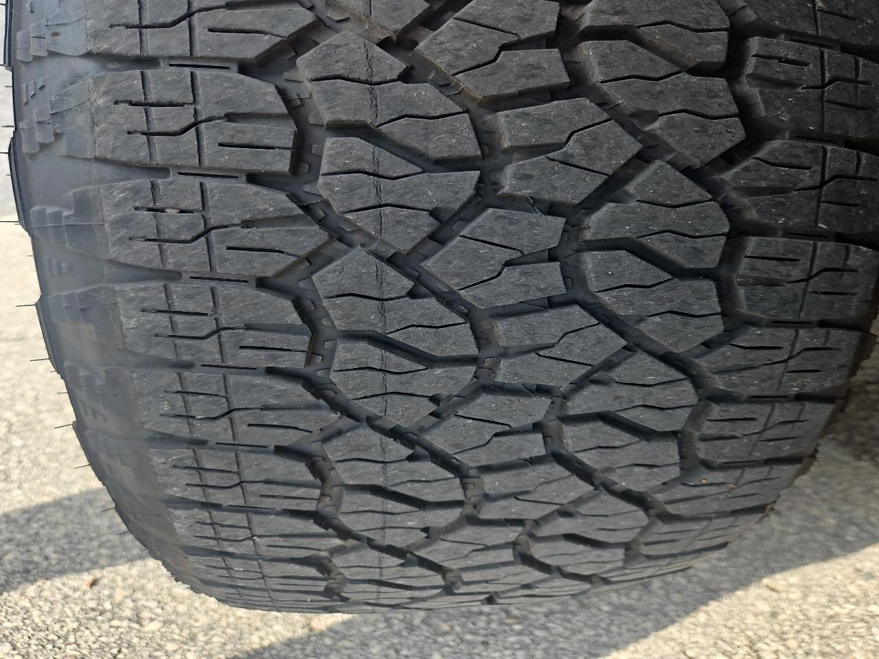 RAM 1500 4WD Crew Cab 140.5" Laramie 2016