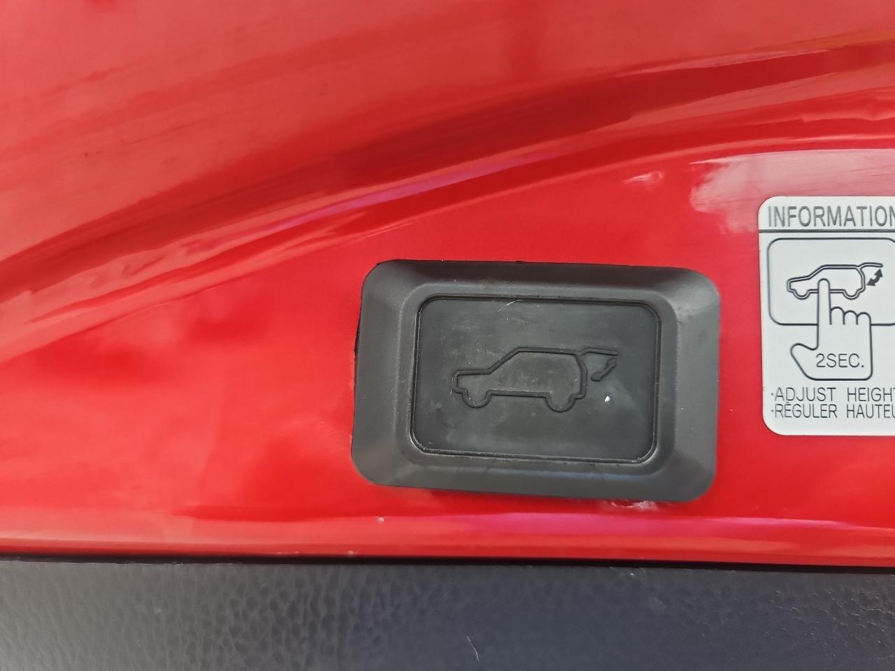 Toyota RAV4 AWD 4dr Limited (Natl) 2013