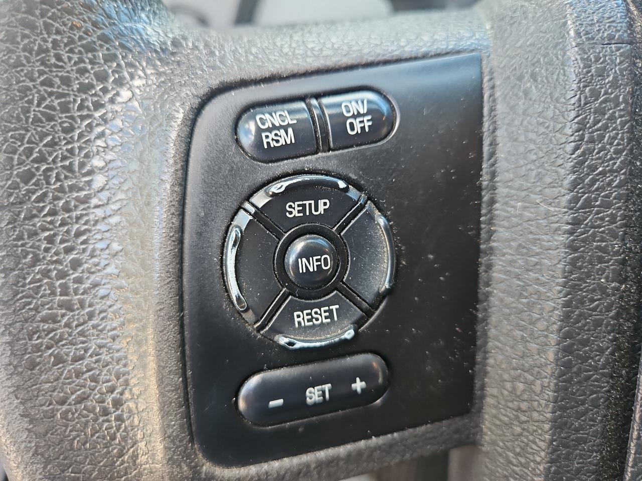 Ford Super Duty F-350 SRW 4WD Crew Cab 156" King Ranch 2011