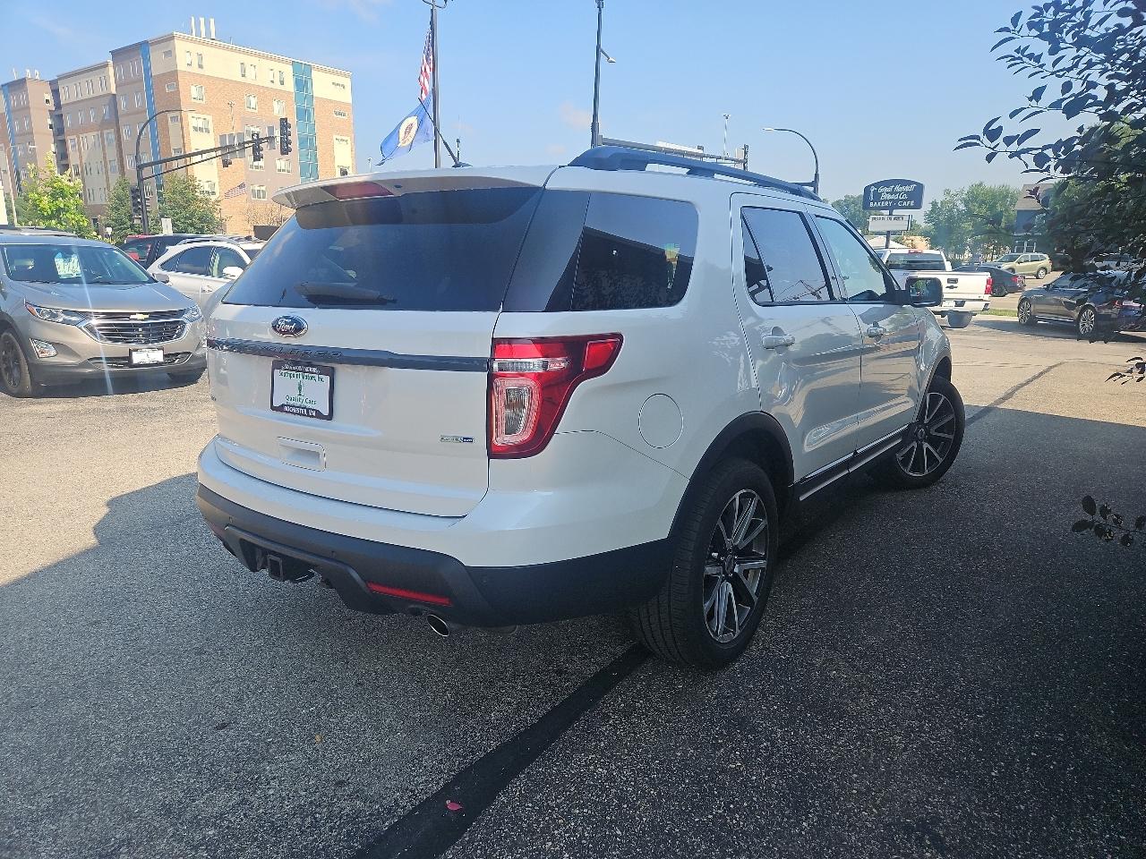 Ford Explorer 4WD 4dr XLT 2015