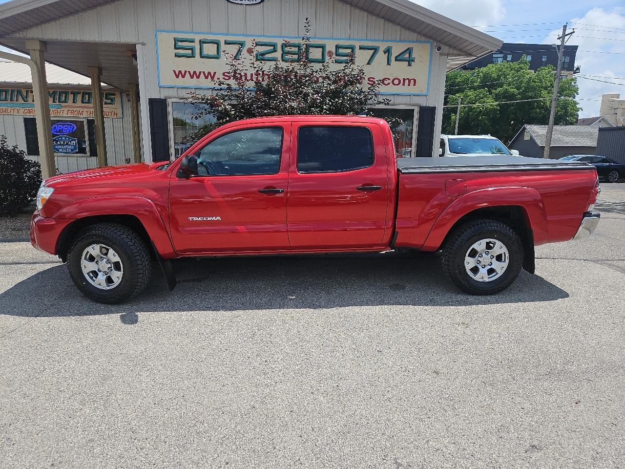 Toyota Tacoma 4WD Double Cab LB V6 AT (Natl) 2015