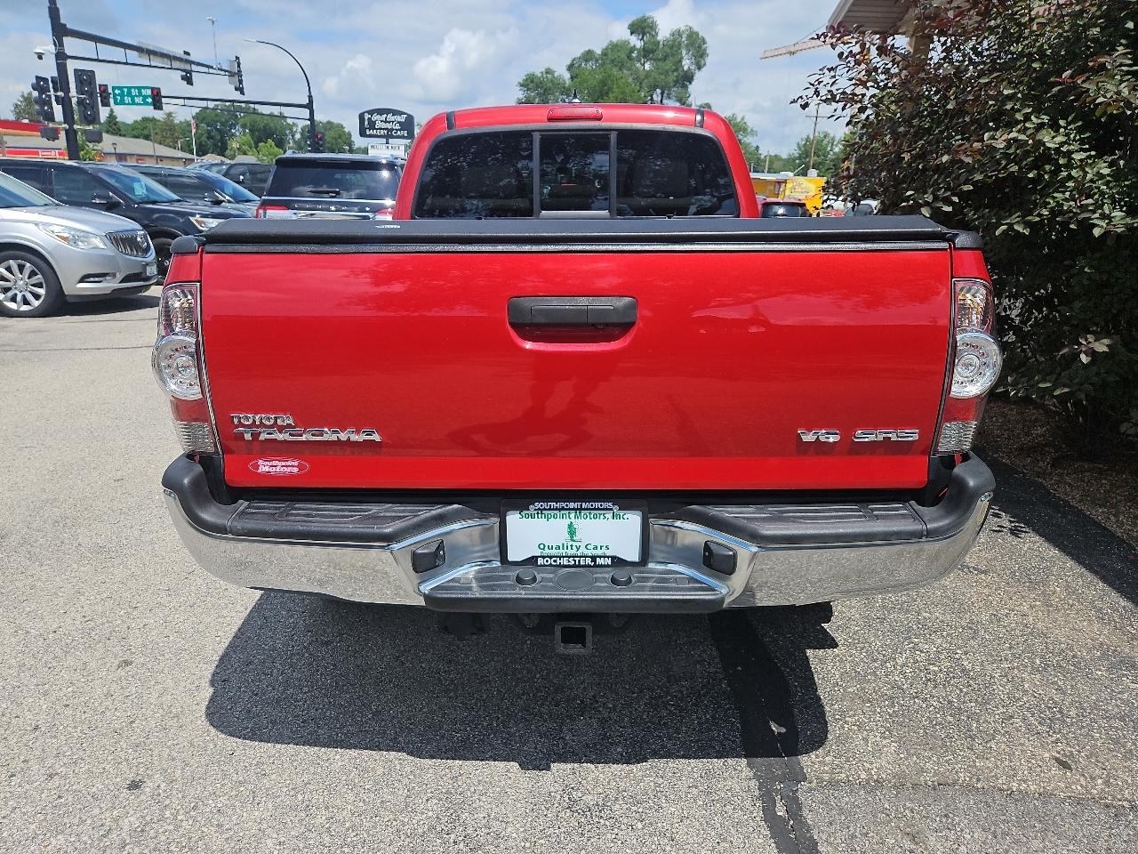 Toyota Tacoma 4WD Double Cab LB V6 AT (Natl) 2015