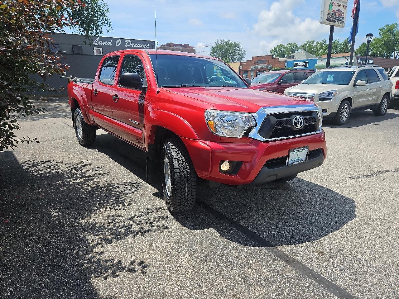 Toyota Tacoma 4WD Double Cab LB V6 AT (Natl) 2015