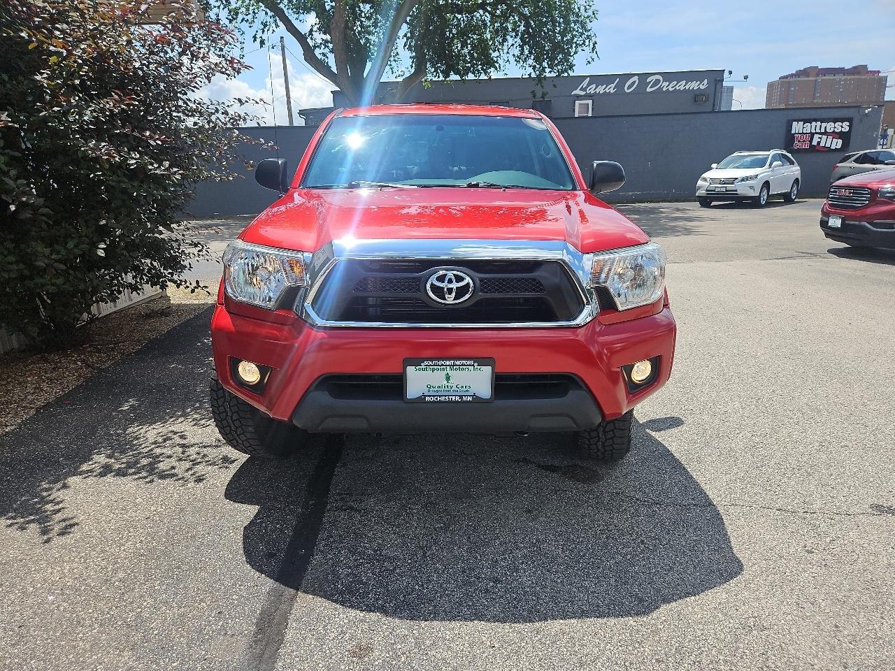 Toyota Tacoma 4WD Double Cab LB V6 AT (Natl) 2015