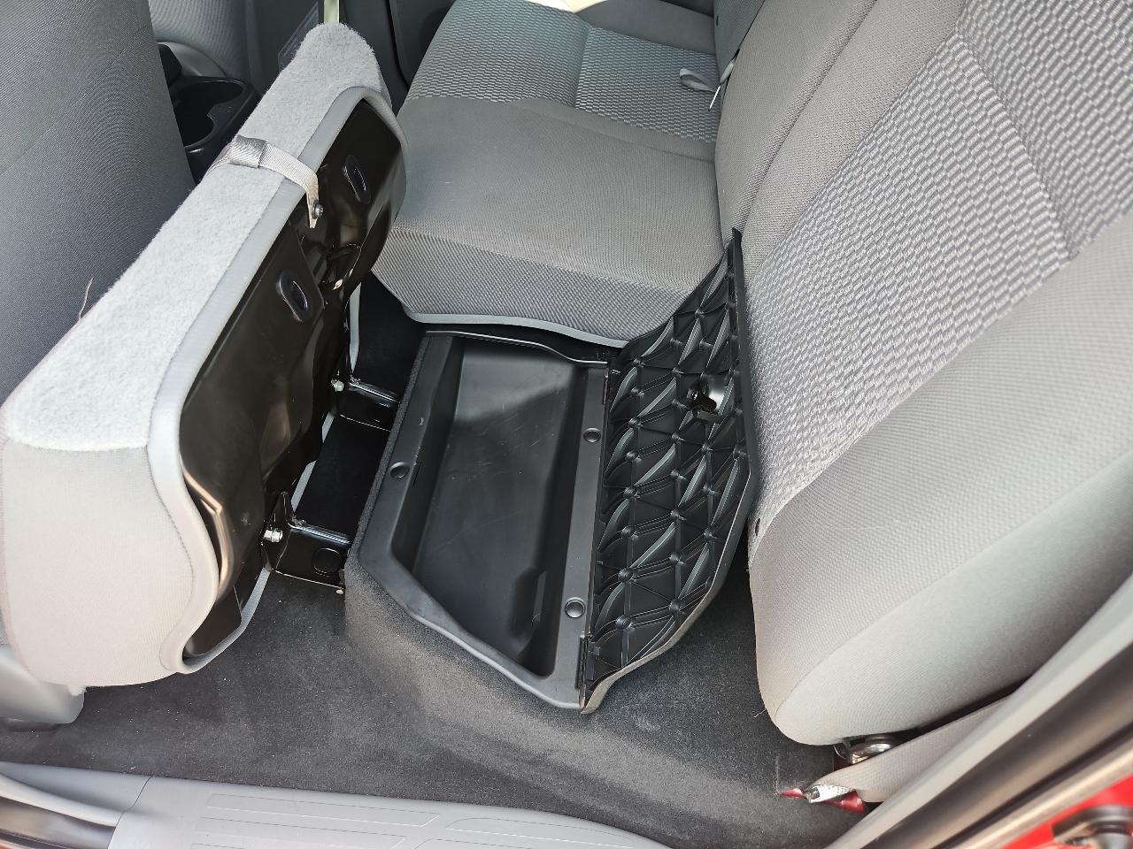Toyota Tacoma 4WD Double Cab LB V6 AT (Natl) 2015