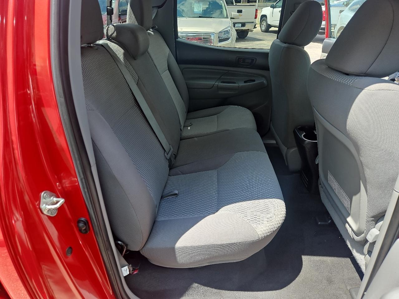 Toyota Tacoma 4WD Double Cab LB V6 AT (Natl) 2015