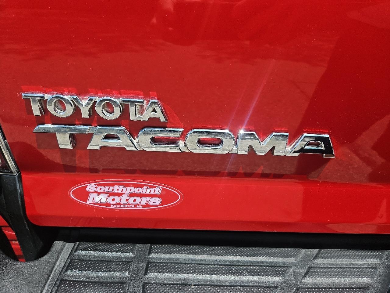 Toyota Tacoma 4WD Double Cab LB V6 AT (Natl) 2015