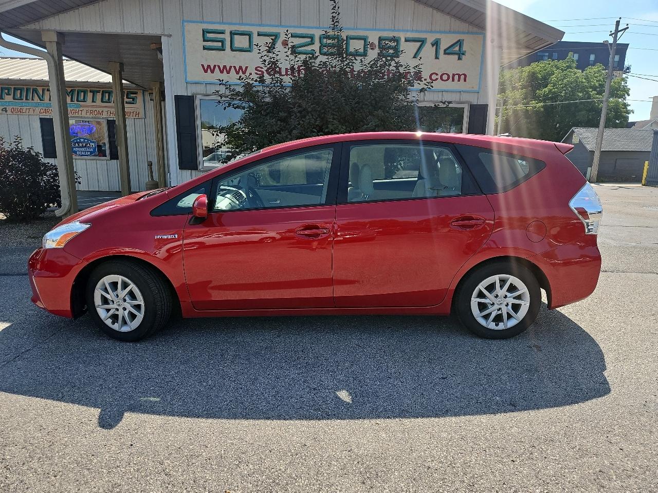 Toyota Prius V 5dr Wgn Three (Natl) 2012