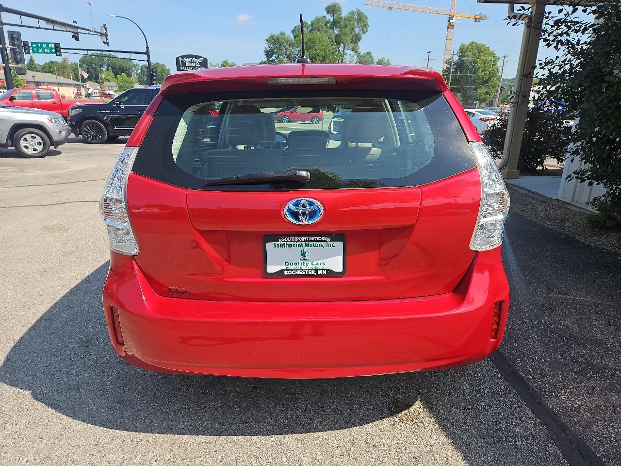 Toyota Prius V 5dr Wgn Three (Natl) 2012