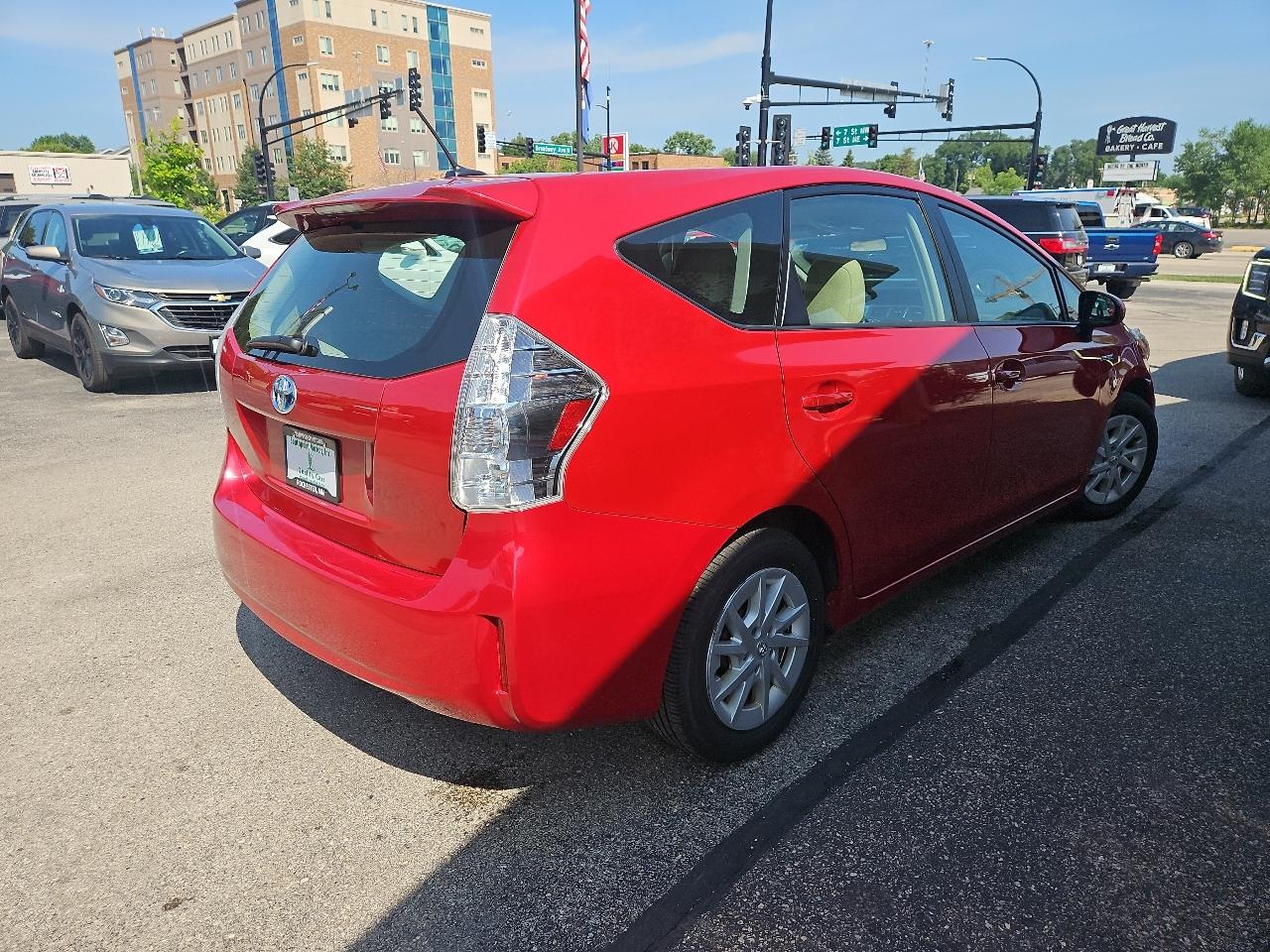 Toyota Prius V 5dr Wgn Three (Natl) 2012