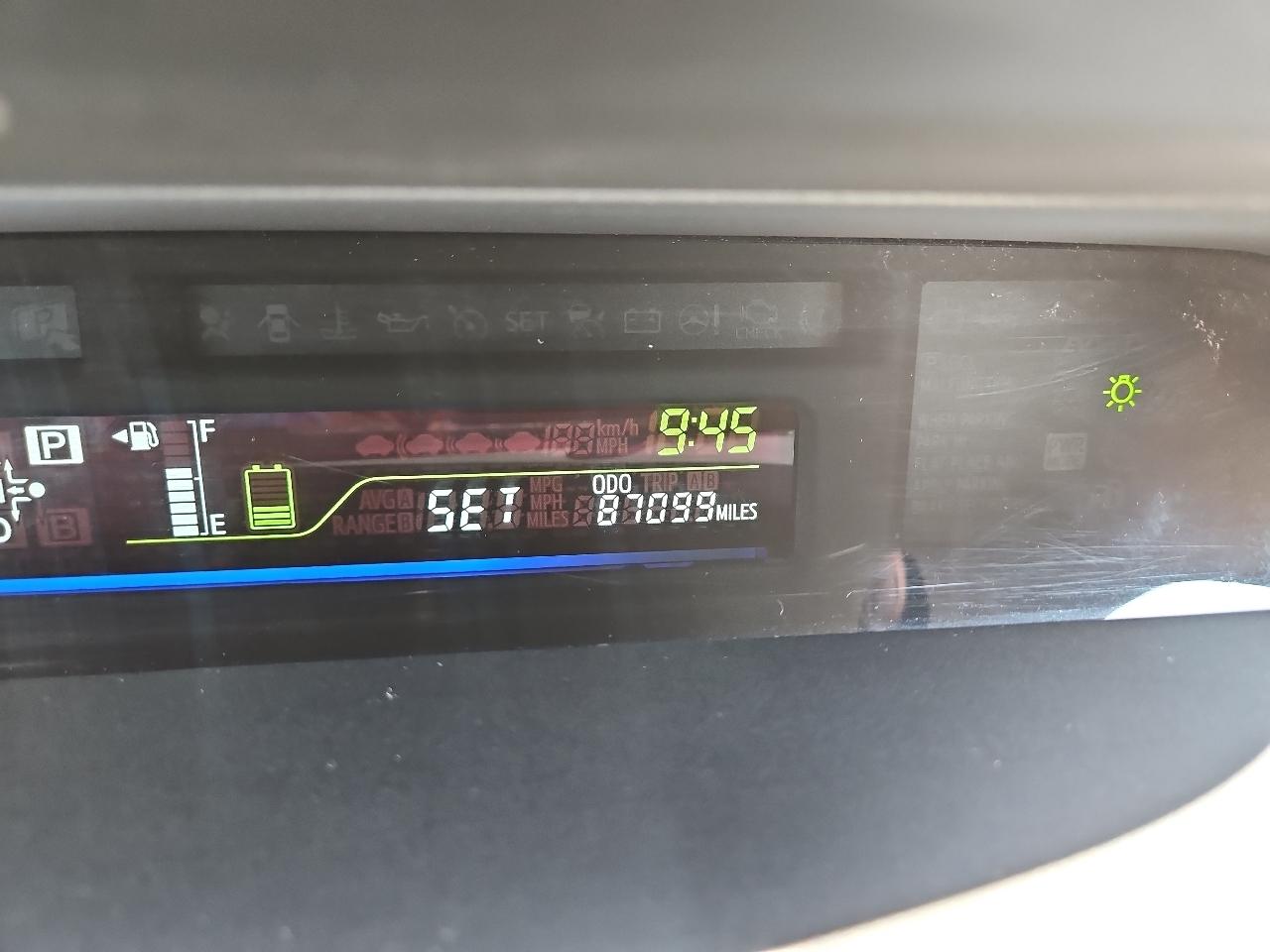 Toyota Prius V 5dr Wgn Three (Natl) 2012