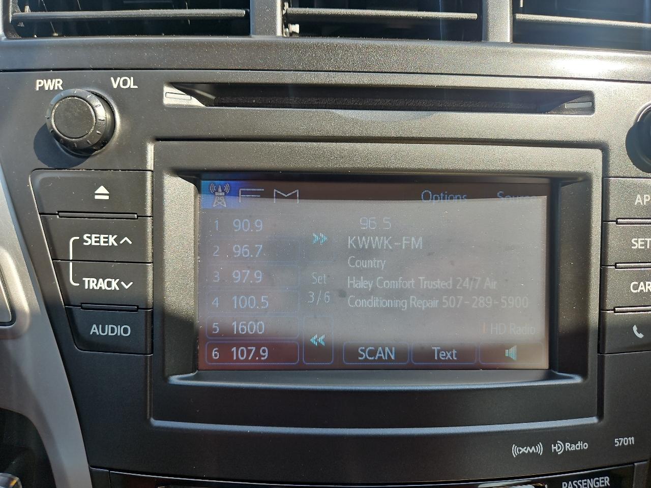 Toyota Prius V 5dr Wgn Three (Natl) 2012