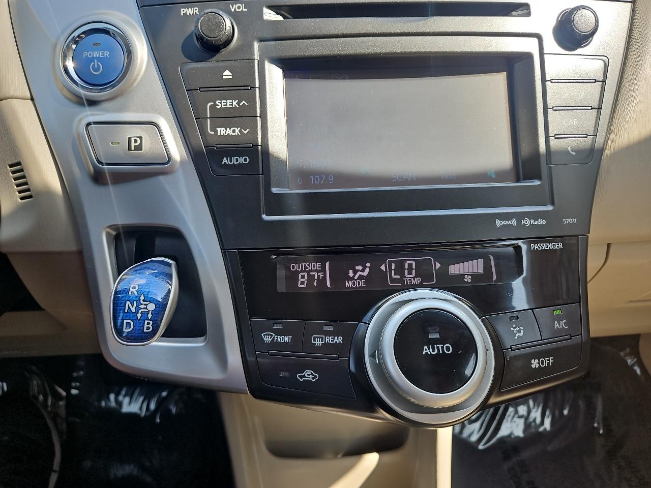 Toyota Prius V 5dr Wgn Three (Natl) 2012