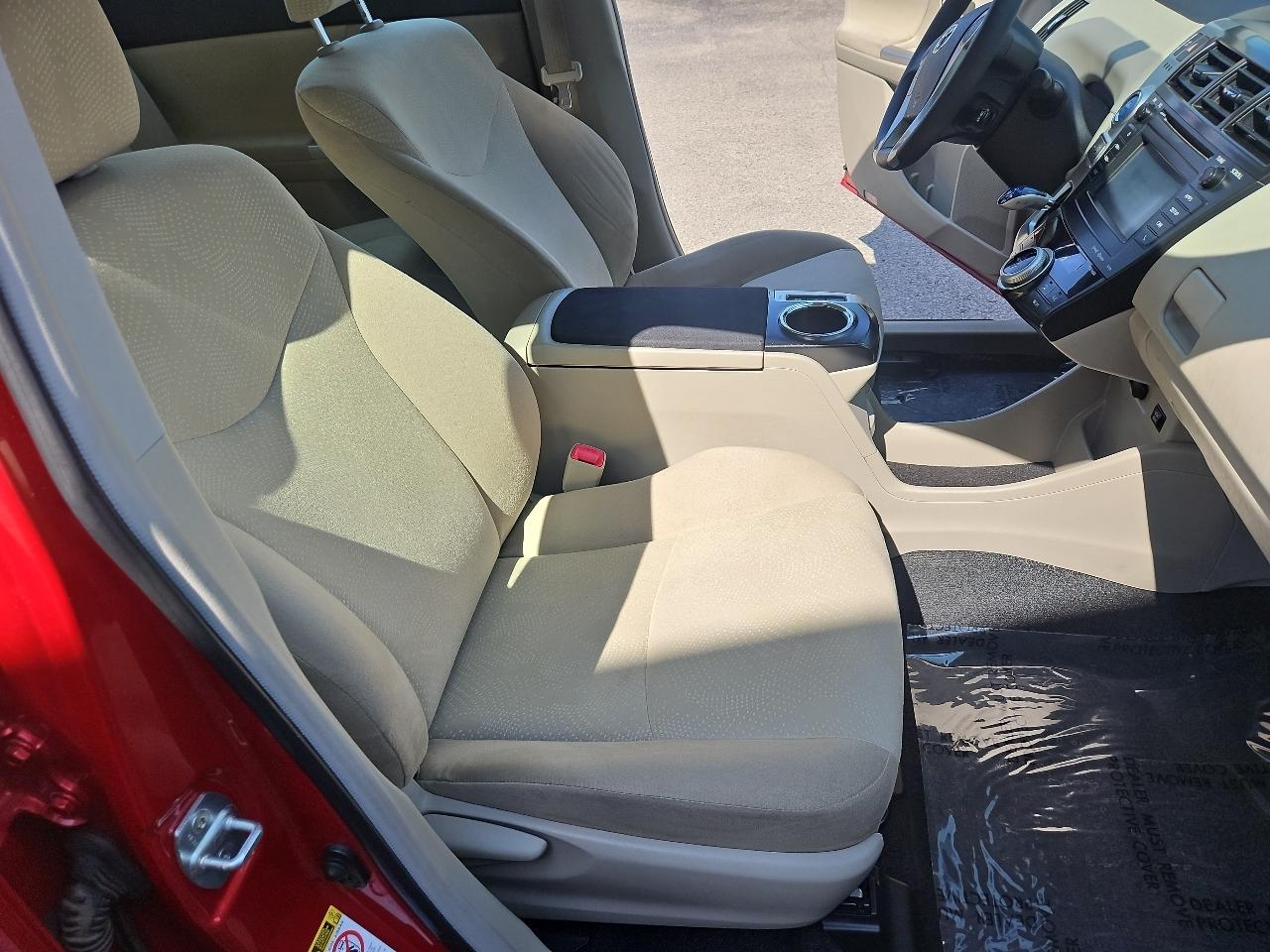 Toyota Prius V 5dr Wgn Three (Natl) 2012