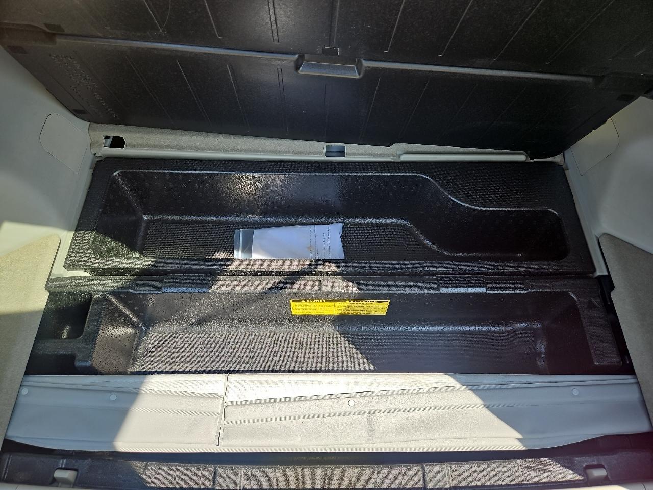 Toyota Prius V 5dr Wgn Three (Natl) 2012