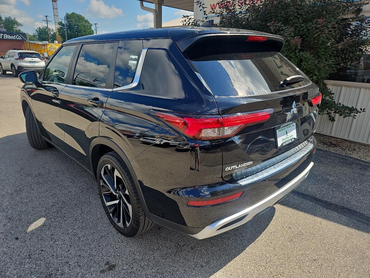 Mitsubishi Outlander SE Launch Edition S-AWC 2022