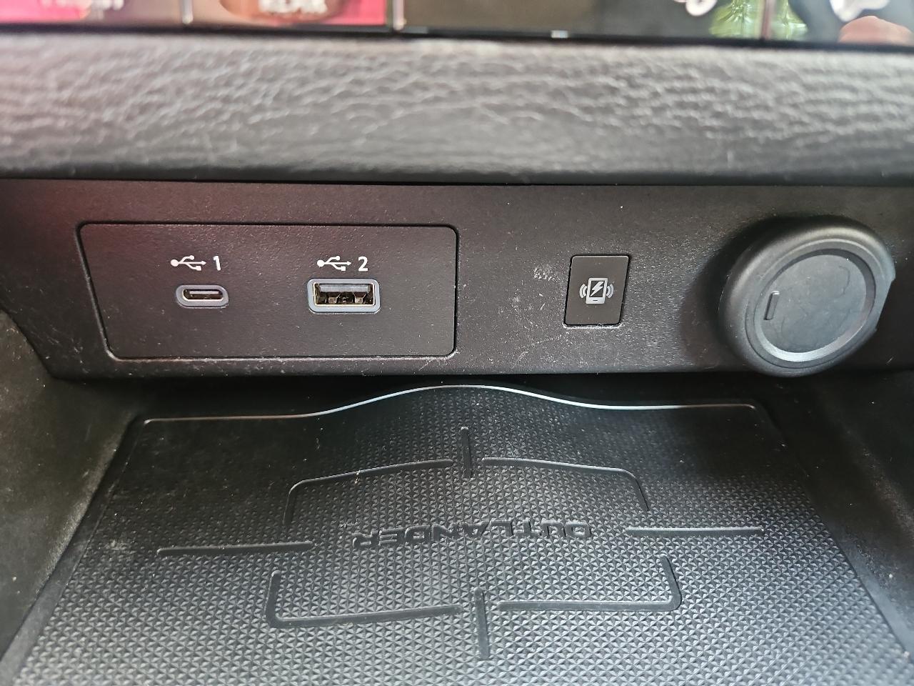 Mitsubishi Outlander SE Launch Edition S-AWC 2022