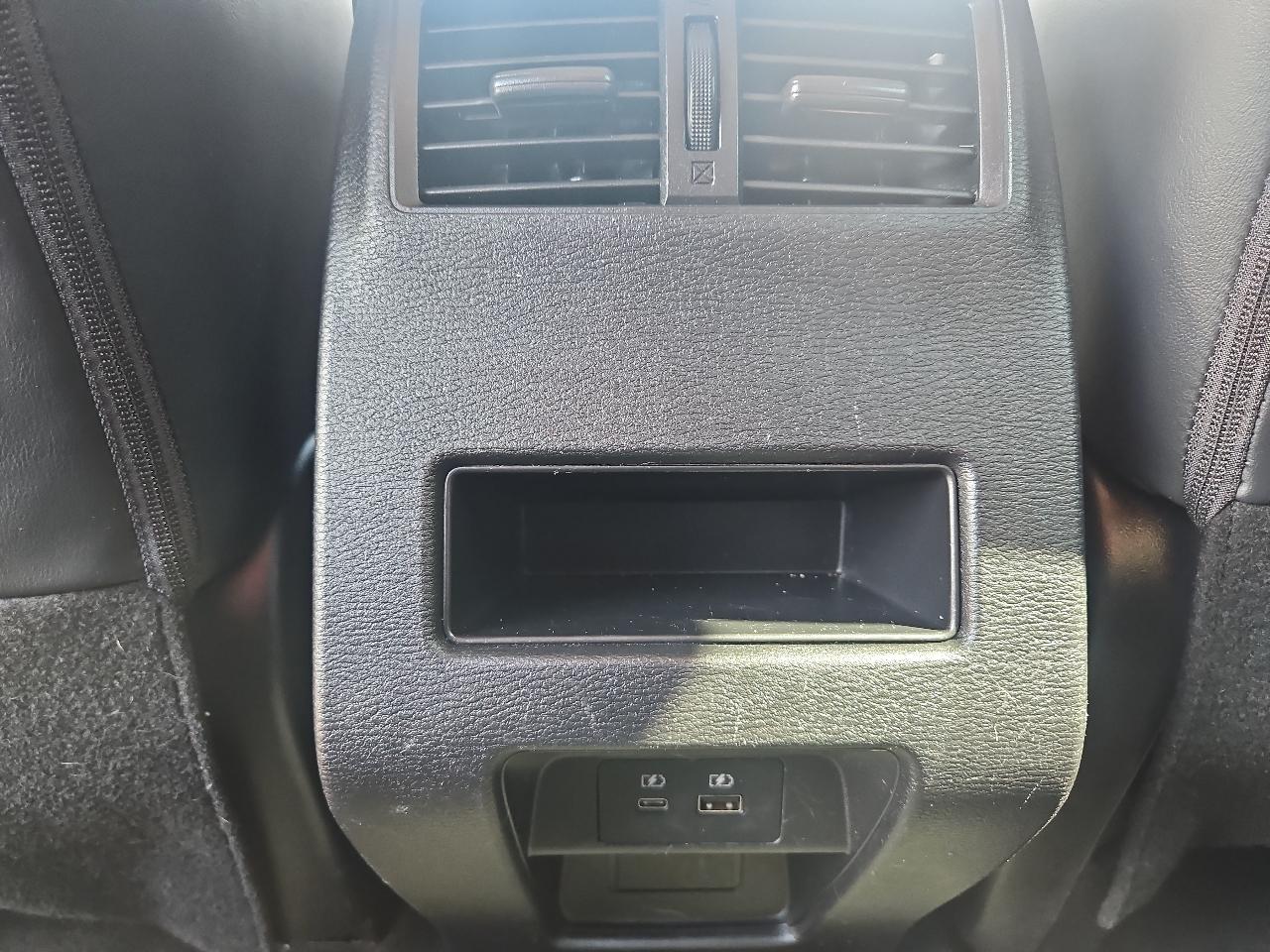 Mitsubishi Outlander SE Launch Edition S-AWC 2022
