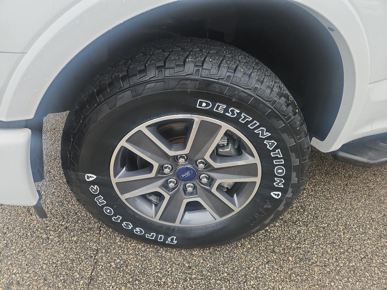Ford F-150 XLT SuperCrew Short Box 4WD 2017