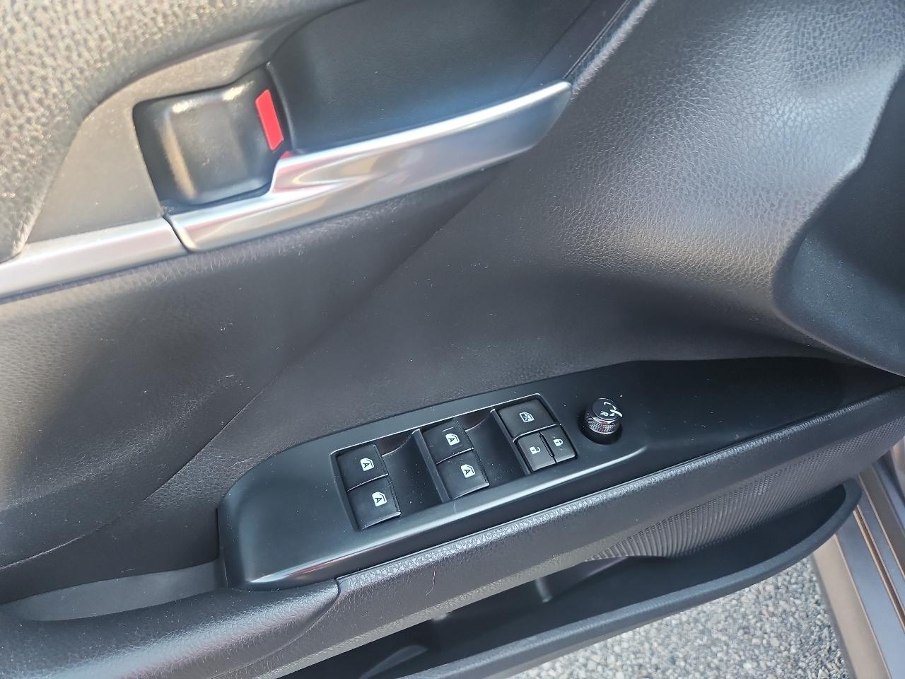 Toyota Camry LE Auto AWD (Natl) 2020