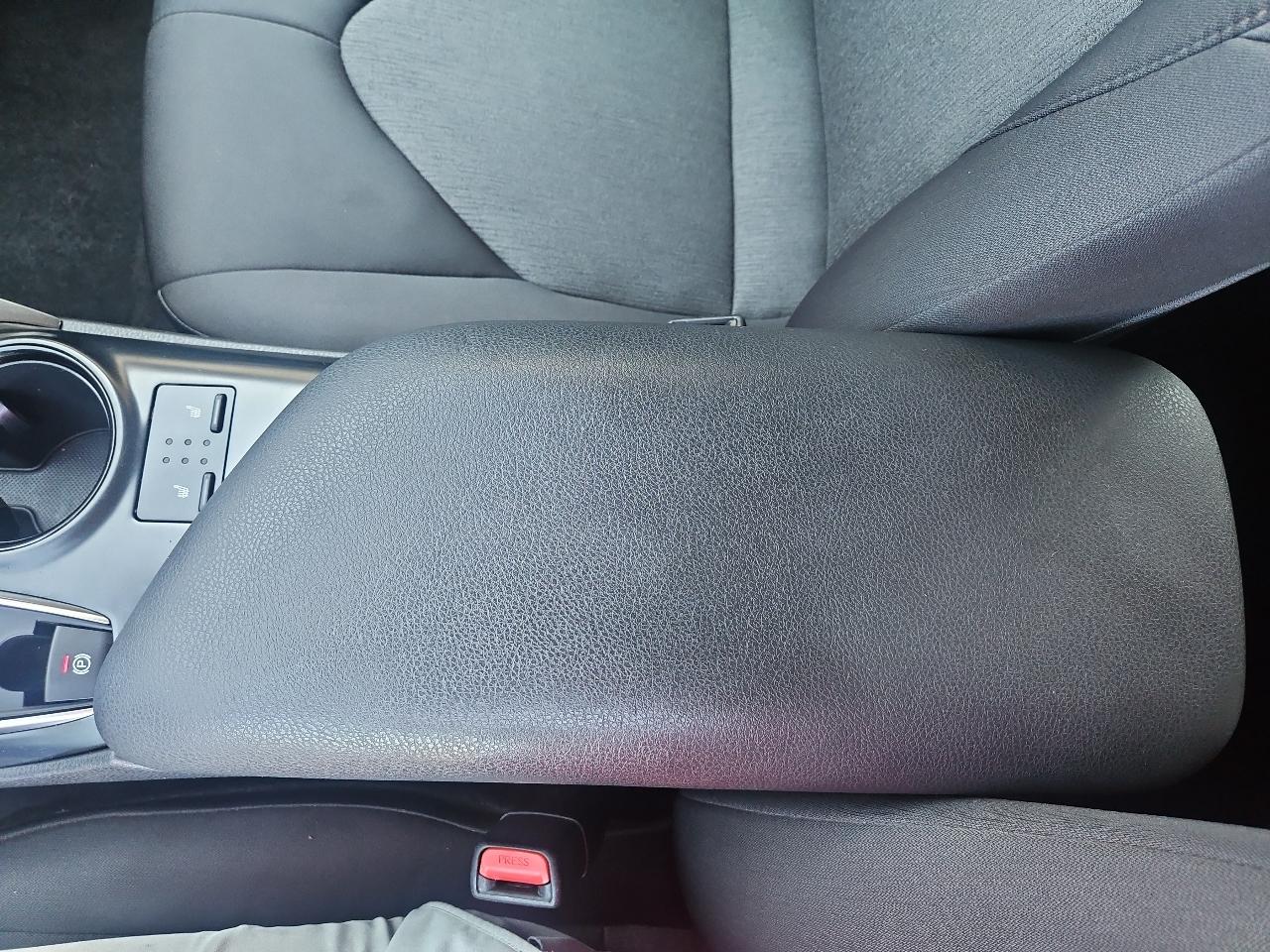 Toyota Camry LE Auto AWD (Natl) 2020