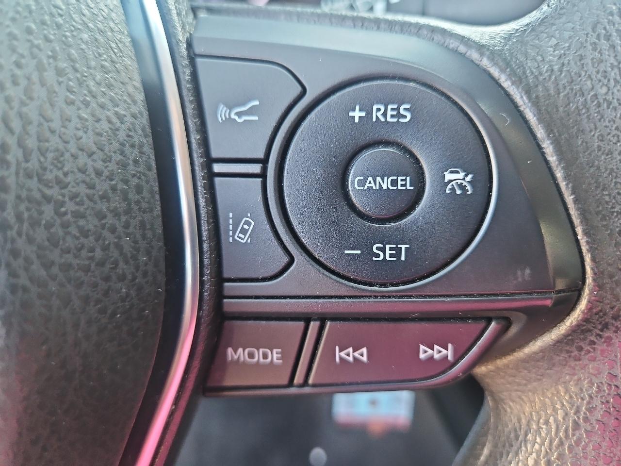 Toyota Camry LE Auto AWD (Natl) 2020