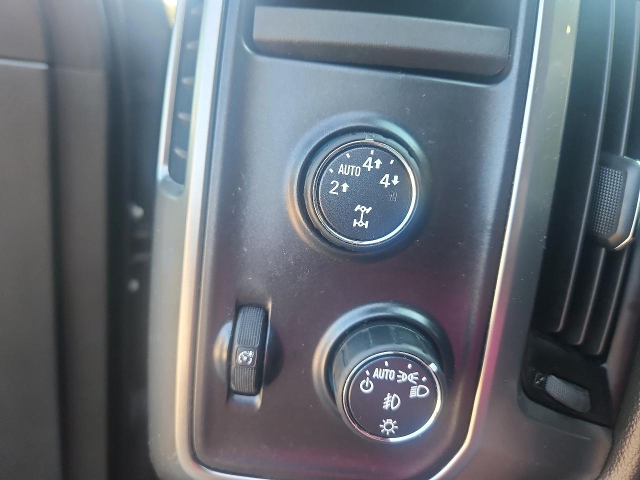 Chevrolet Silverado 1500 4WD Crew Cab 143.5" LTZ w/2LZ 2015