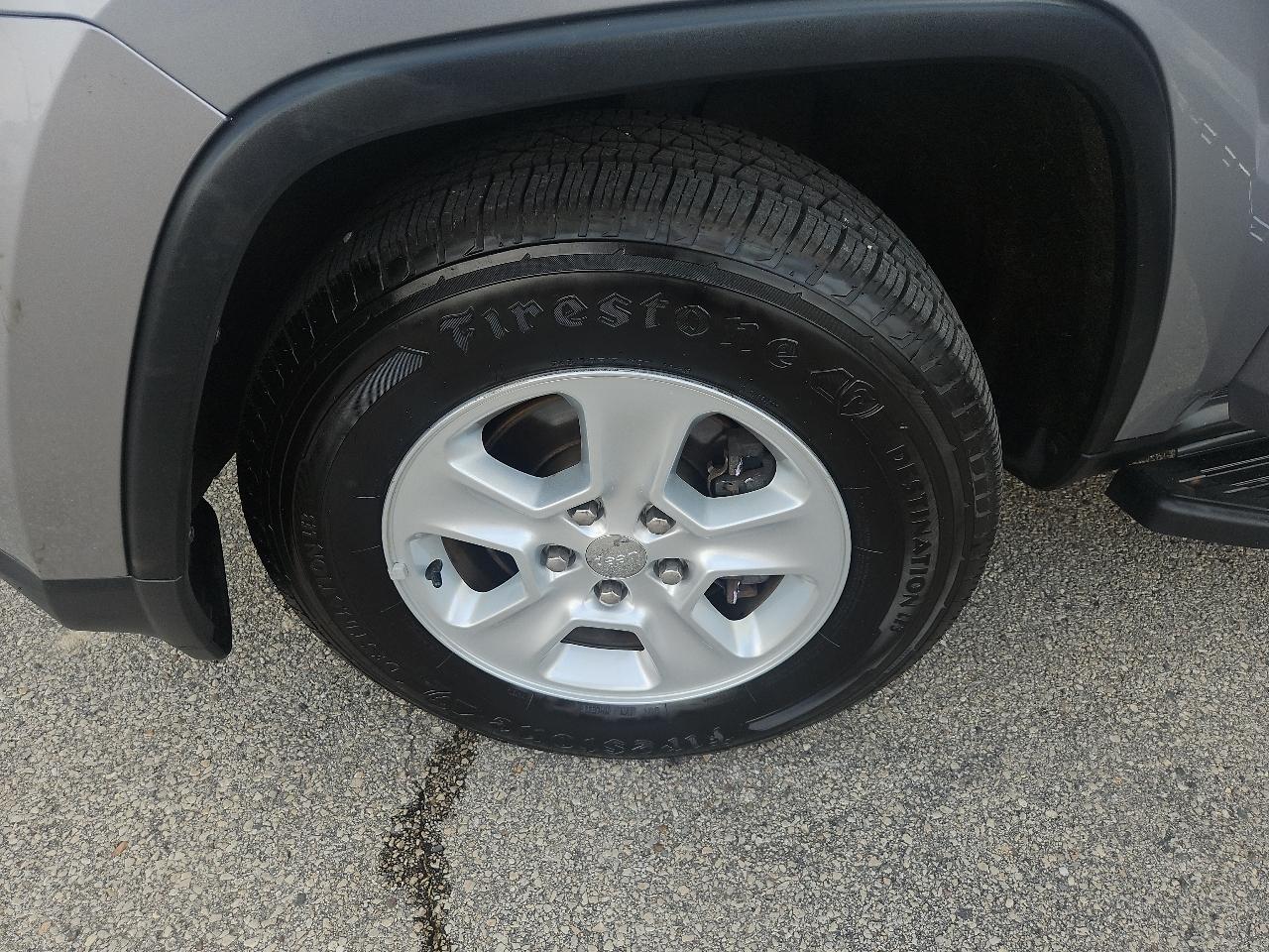 Jeep Grand Cherokee 4WD 4dr Laredo 2014