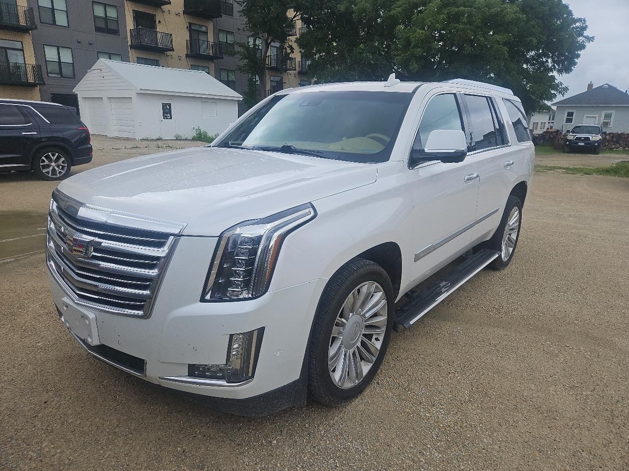 Cadillac Escalade 4WD 4dr Platinum 2019