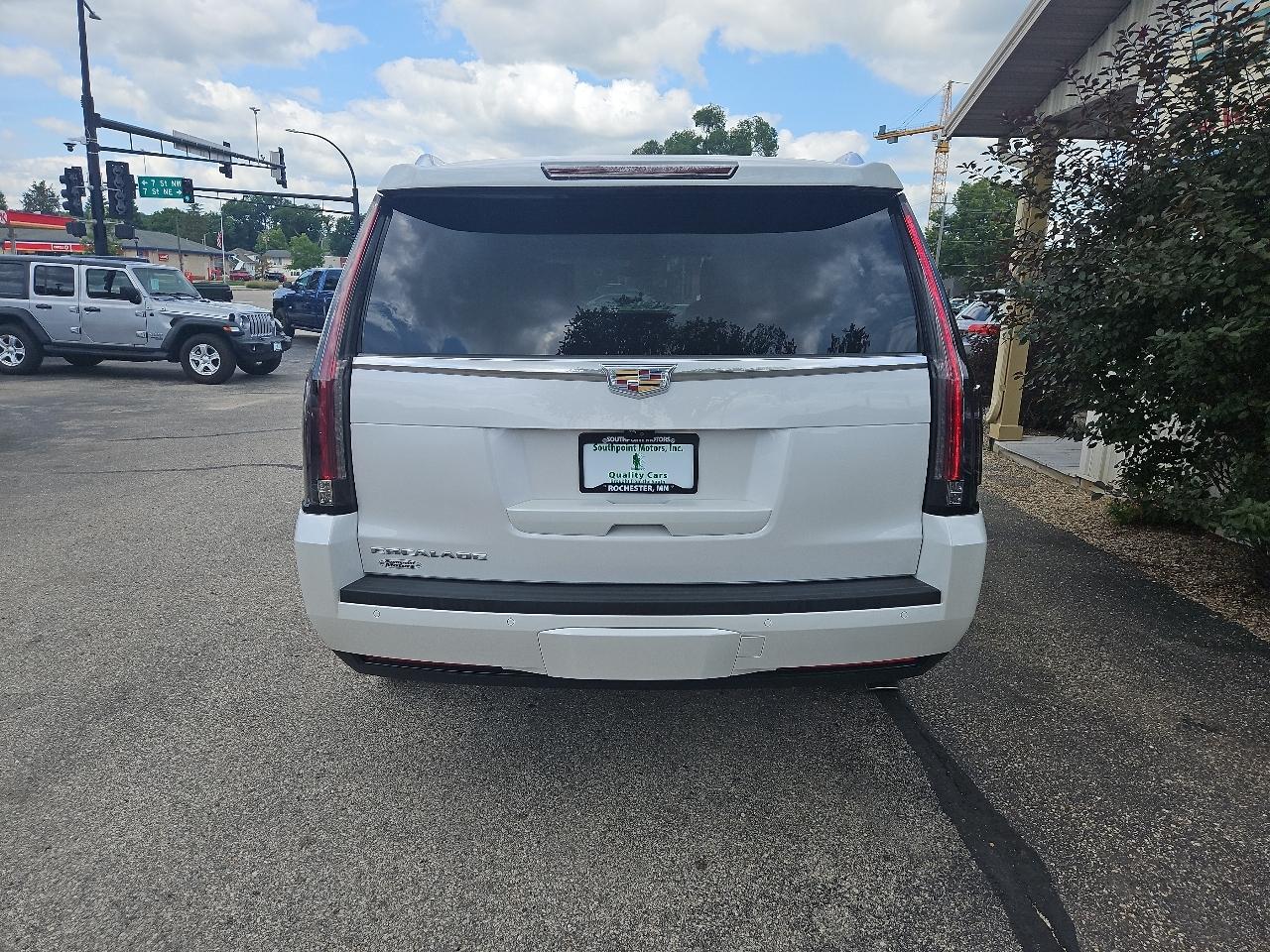 Cadillac Escalade 4WD 4dr Platinum 2019