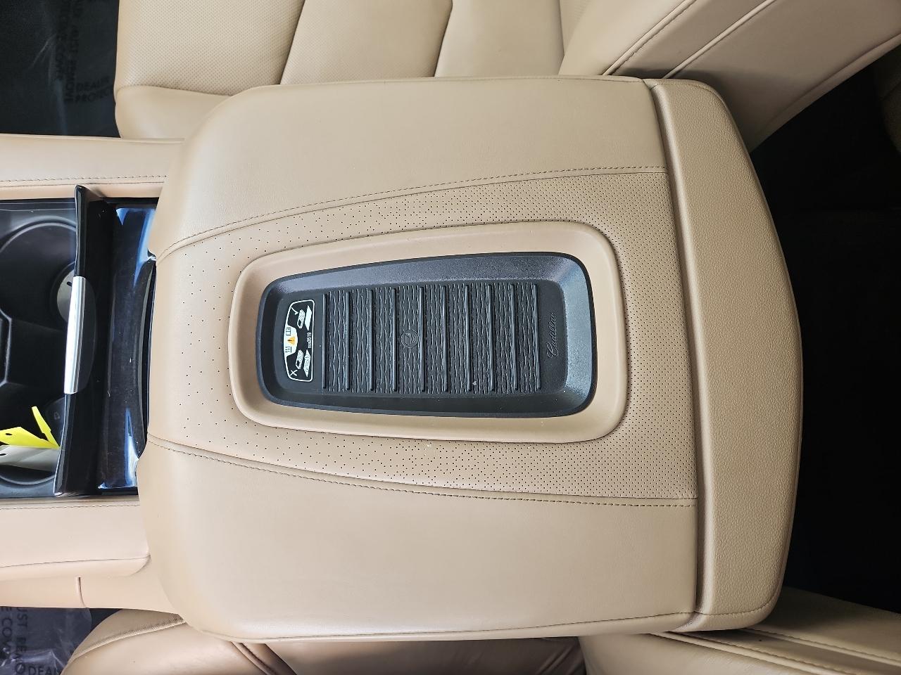 Cadillac Escalade 4WD 4dr Platinum 2019