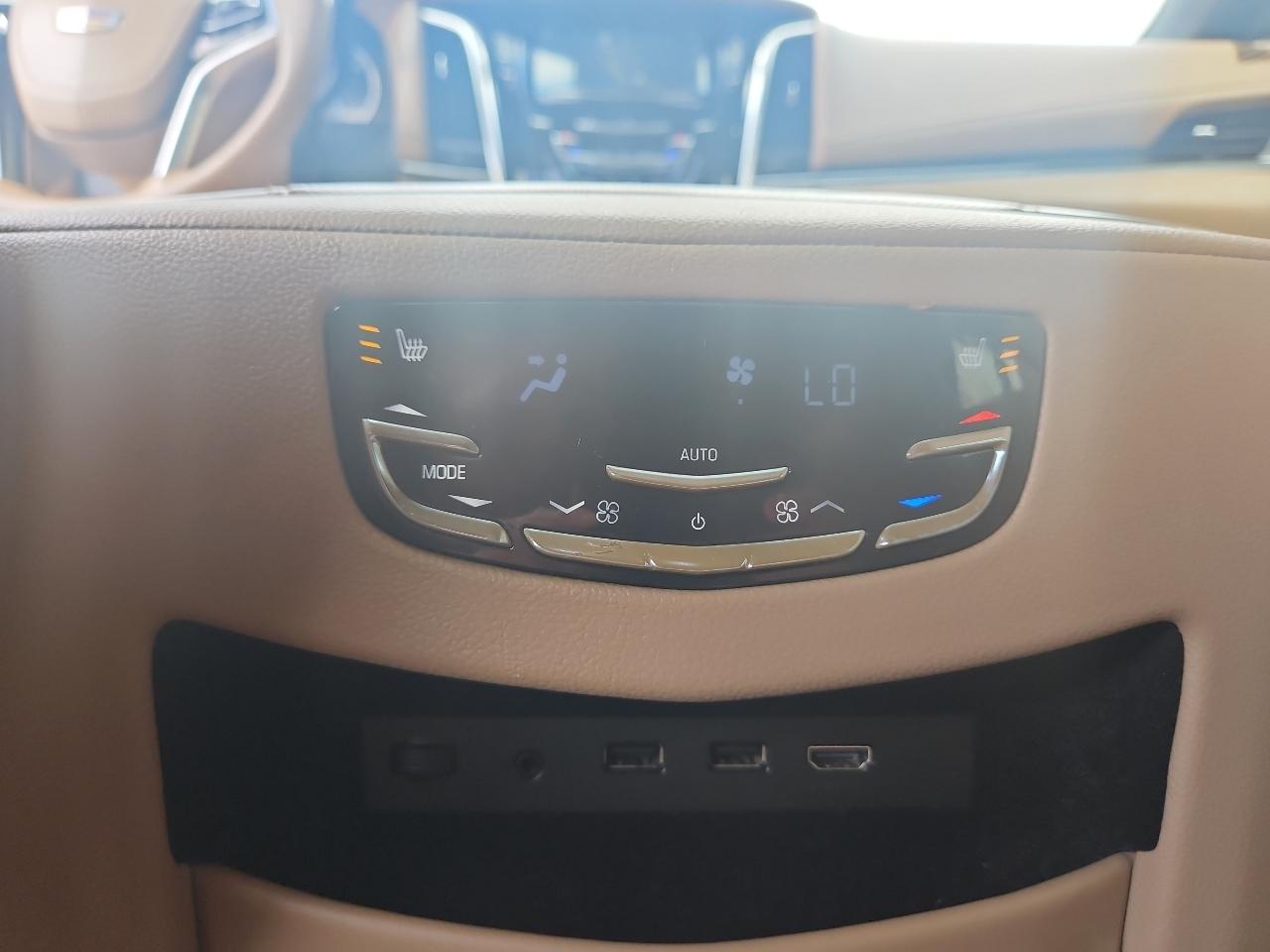 Cadillac Escalade 4WD 4dr Platinum 2019