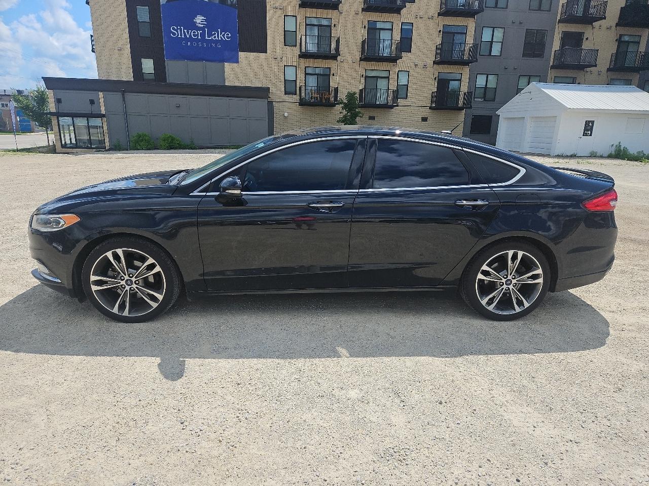 Ford Fusion Titanium FWD 2017