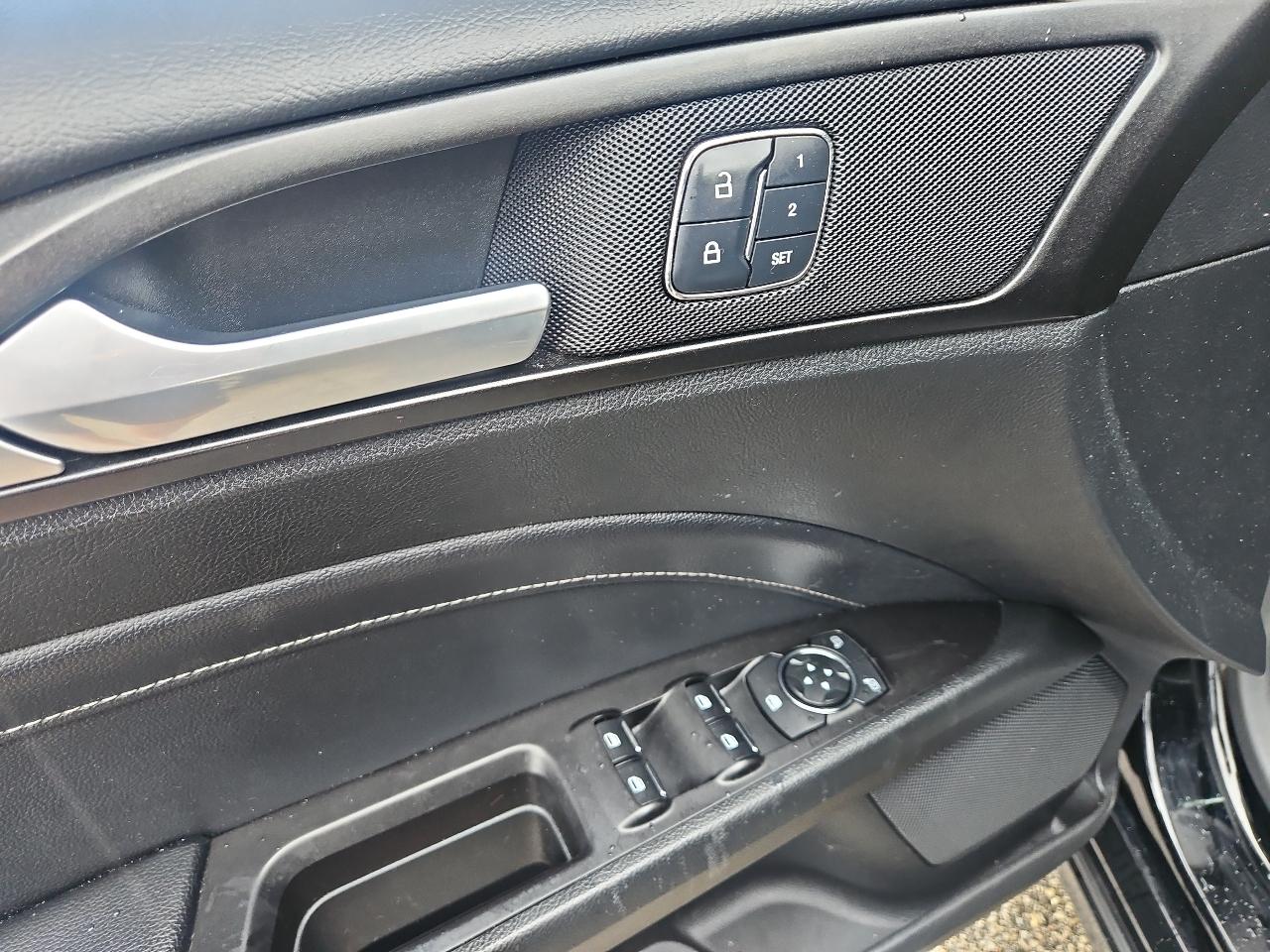 Ford Fusion Titanium FWD 2017