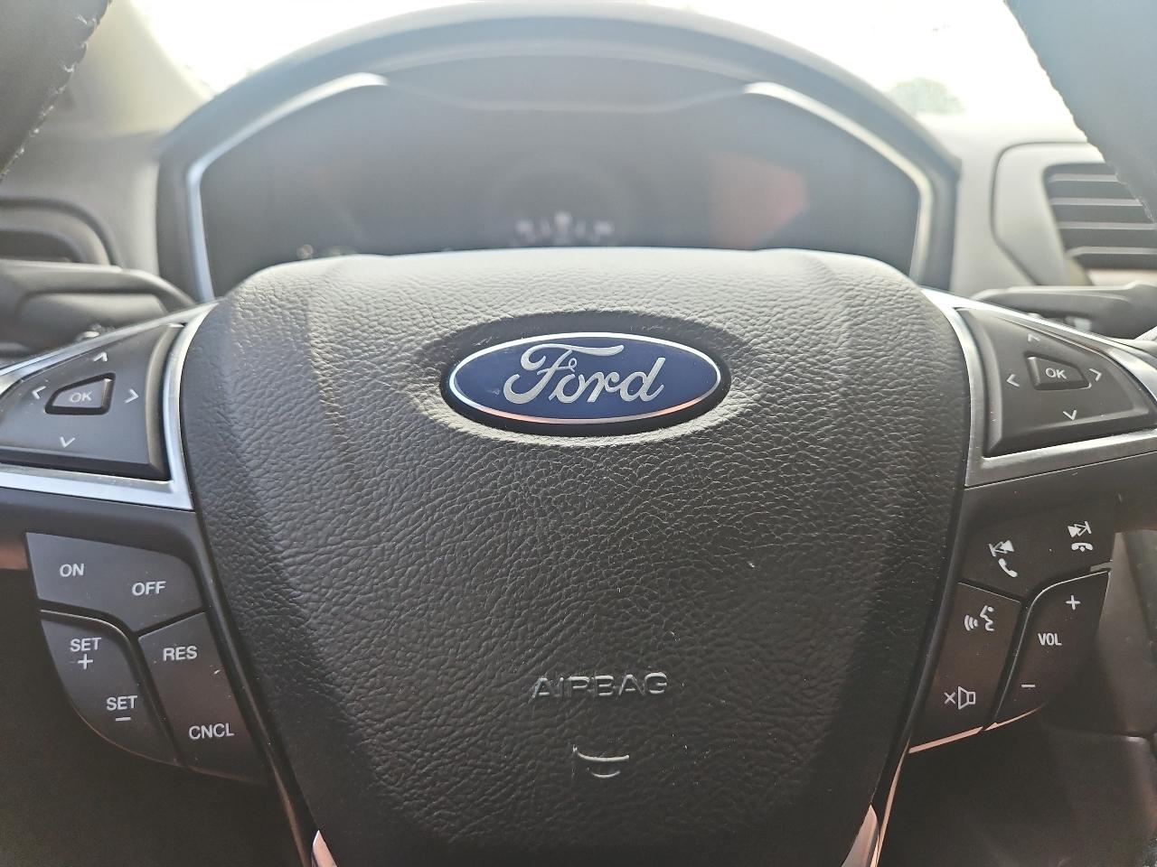 Ford Fusion Titanium FWD 2017