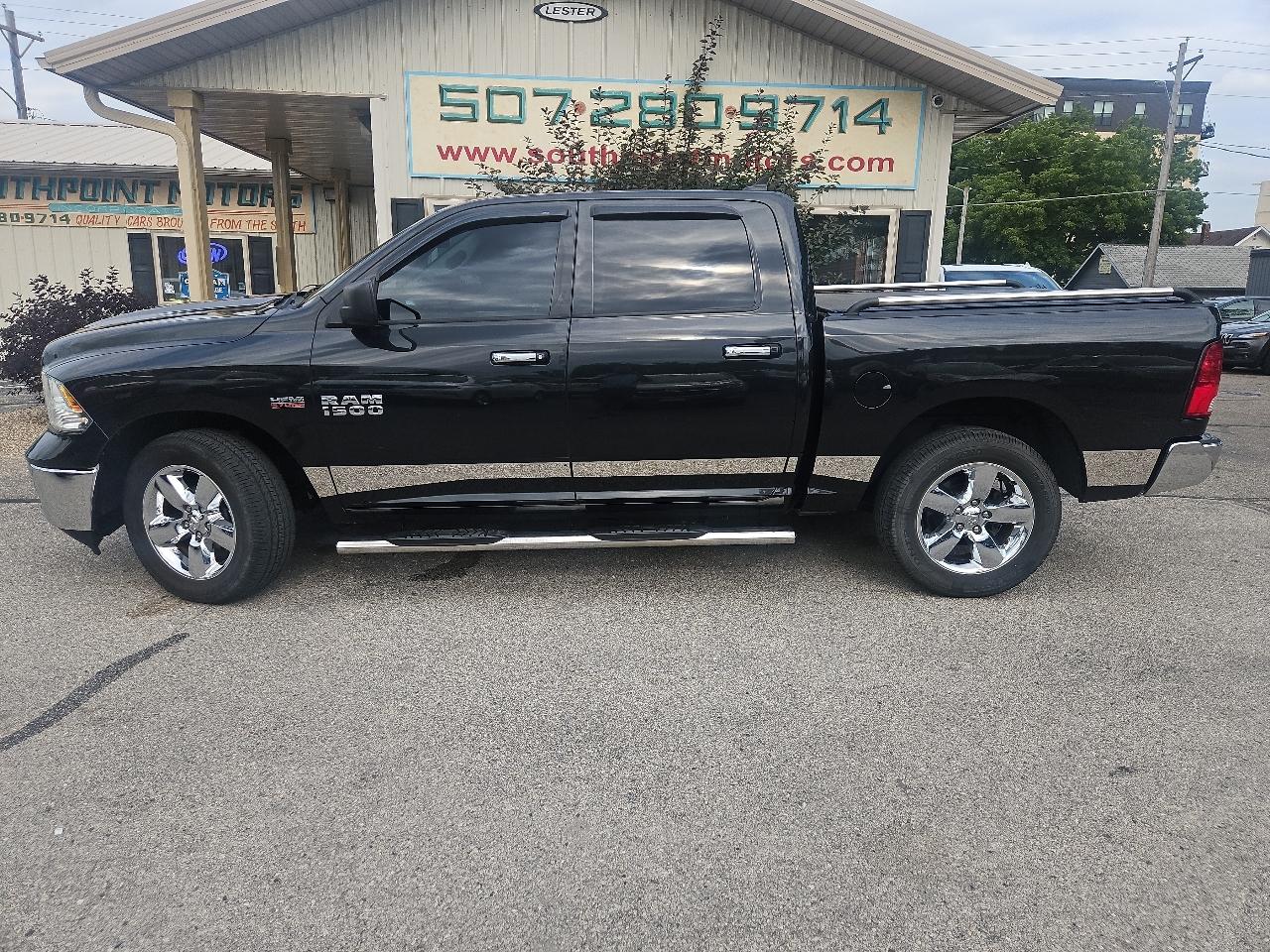RAM 1500 4WD Crew Cab 140.5" Big Horn 2015