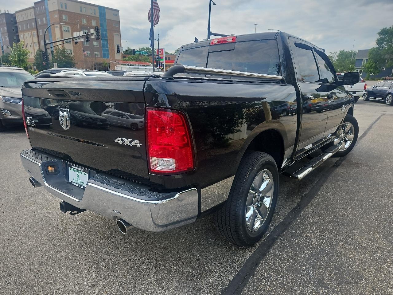 RAM 1500 4WD Crew Cab 140.5" Big Horn 2015