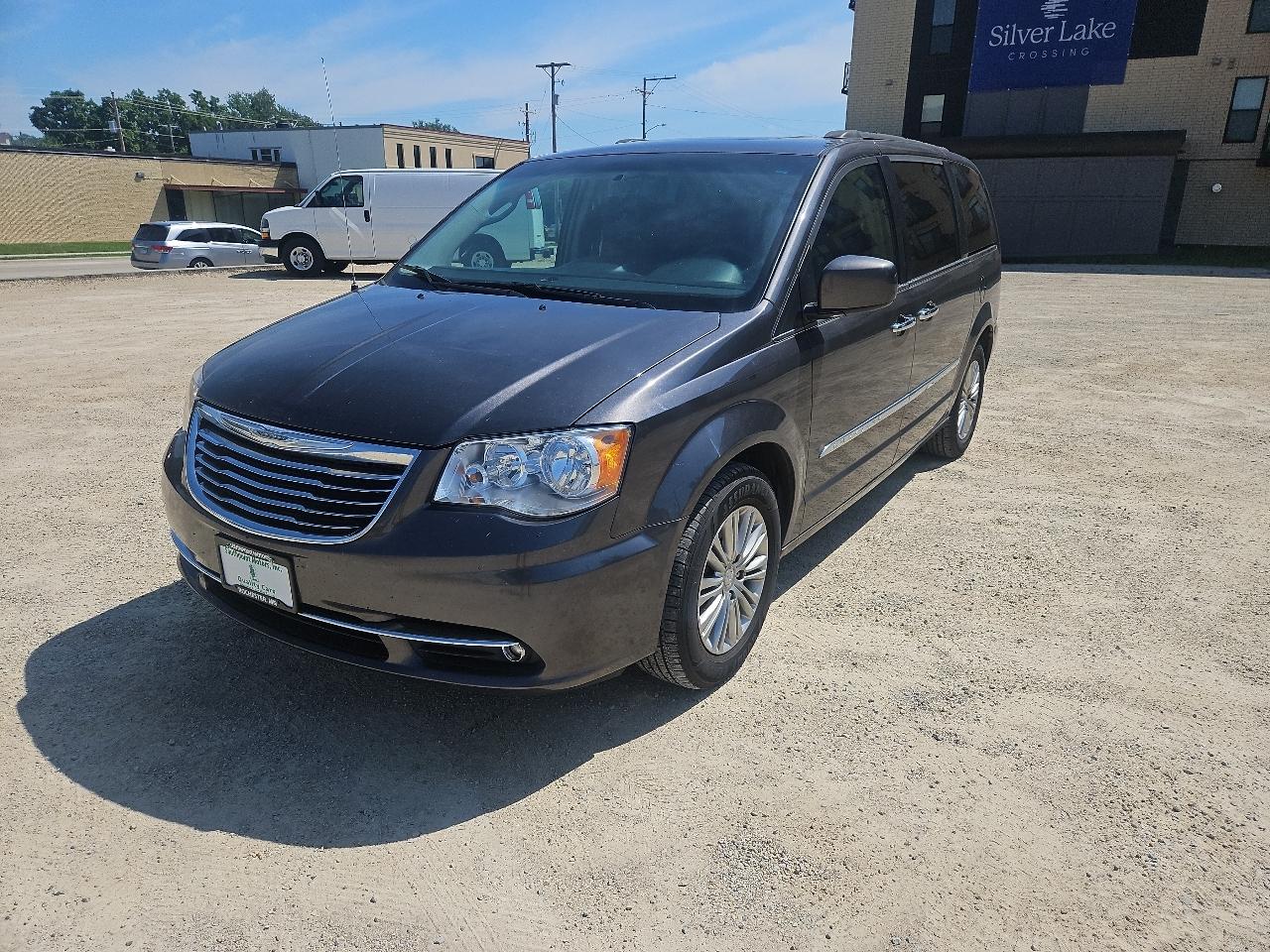 Chrysler Town & Country 4dr Wgn Touring w/Leather 2016