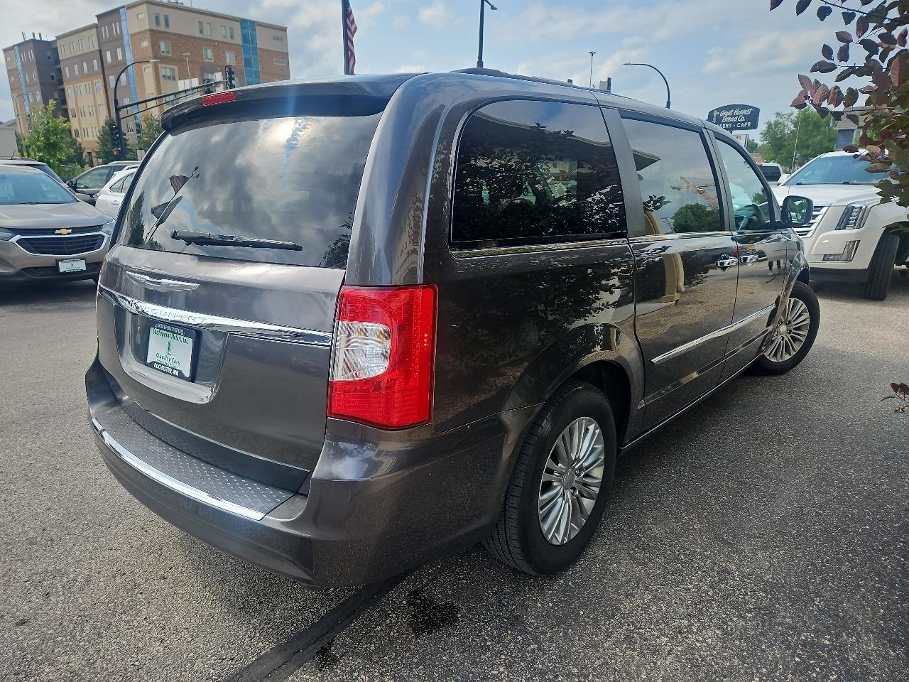 Chrysler Town & Country 4dr Wgn Touring w/Leather 2016