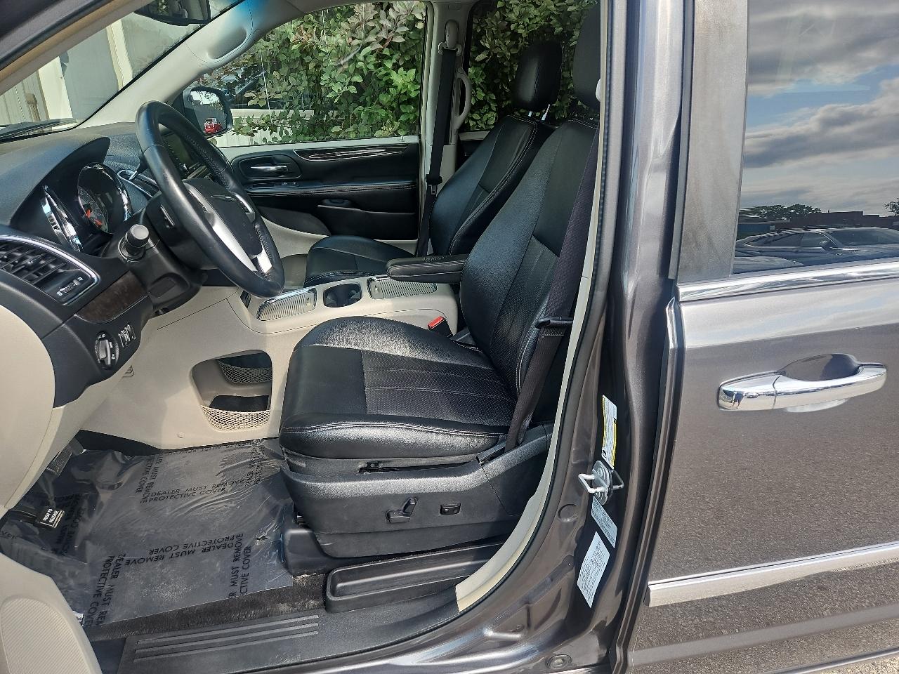 Chrysler Town & Country 4dr Wgn Touring w/Leather 2016