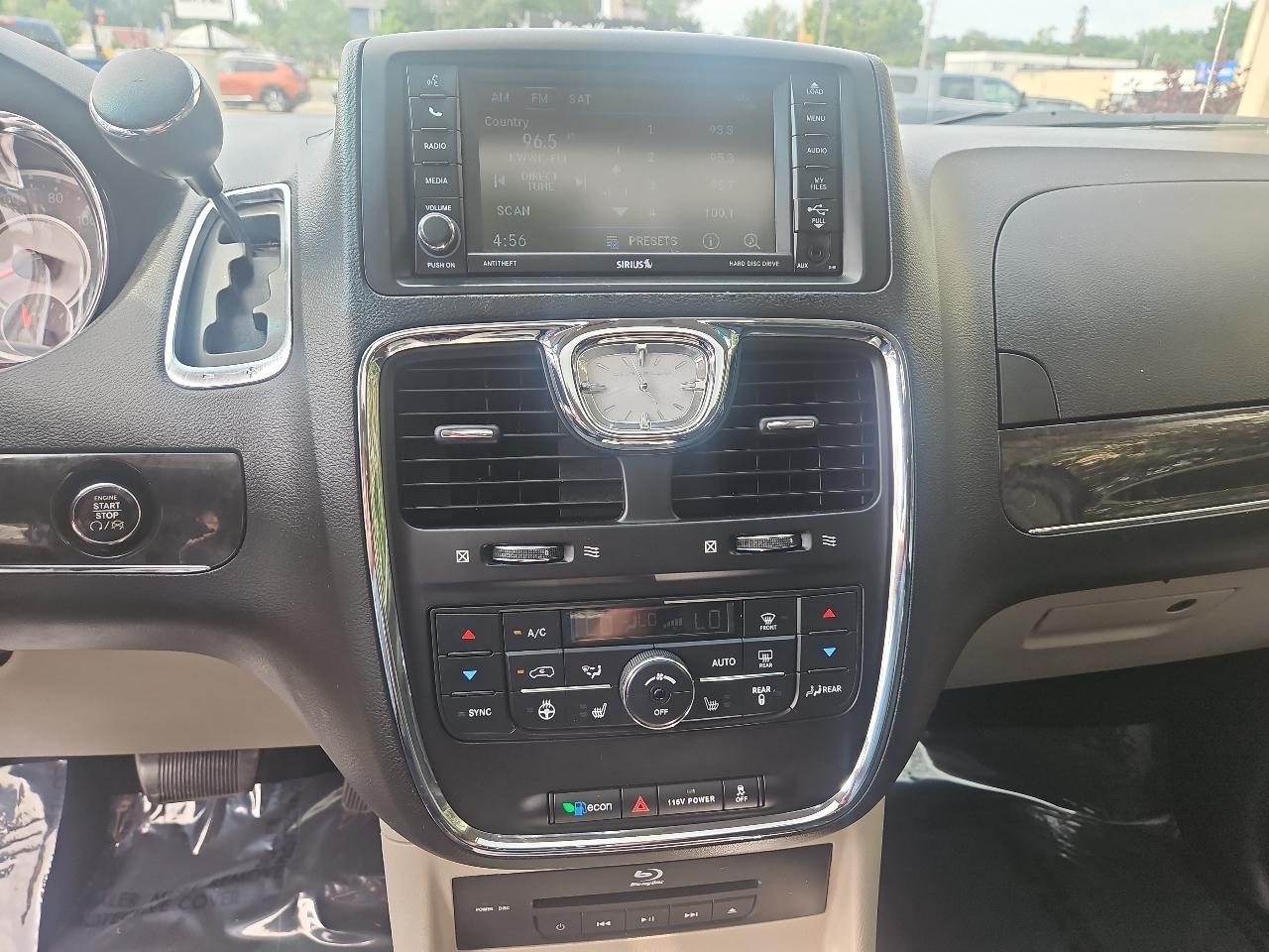 Chrysler Town & Country 4dr Wgn Touring w/Leather 2016