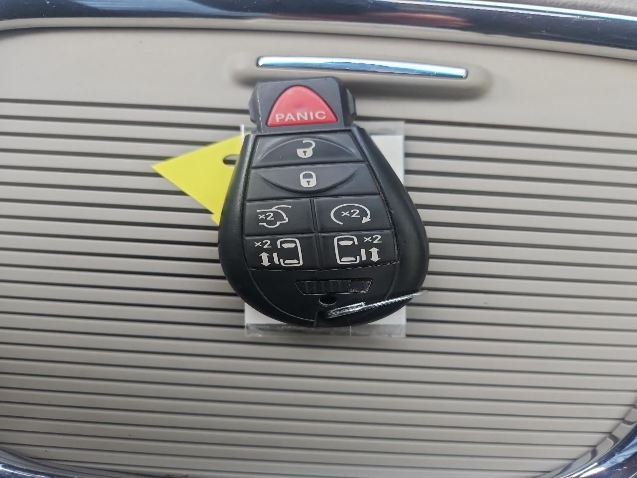 Chrysler Town & Country 4dr Wgn Touring w/Leather 2016