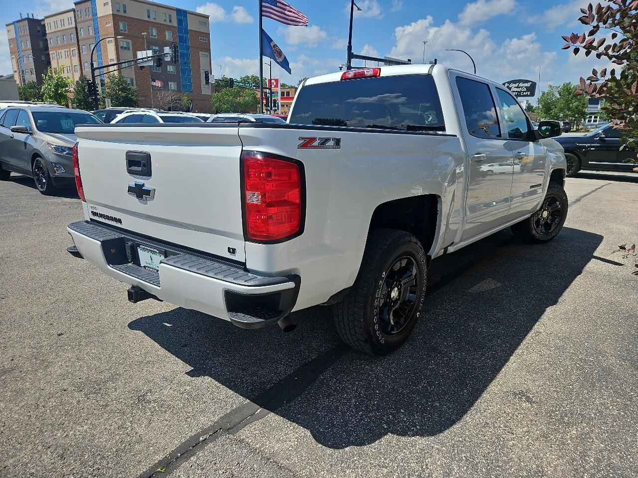 Chevrolet Silverado 1500 4WD Crew Cab 143.5" LT w/2LT 2016
