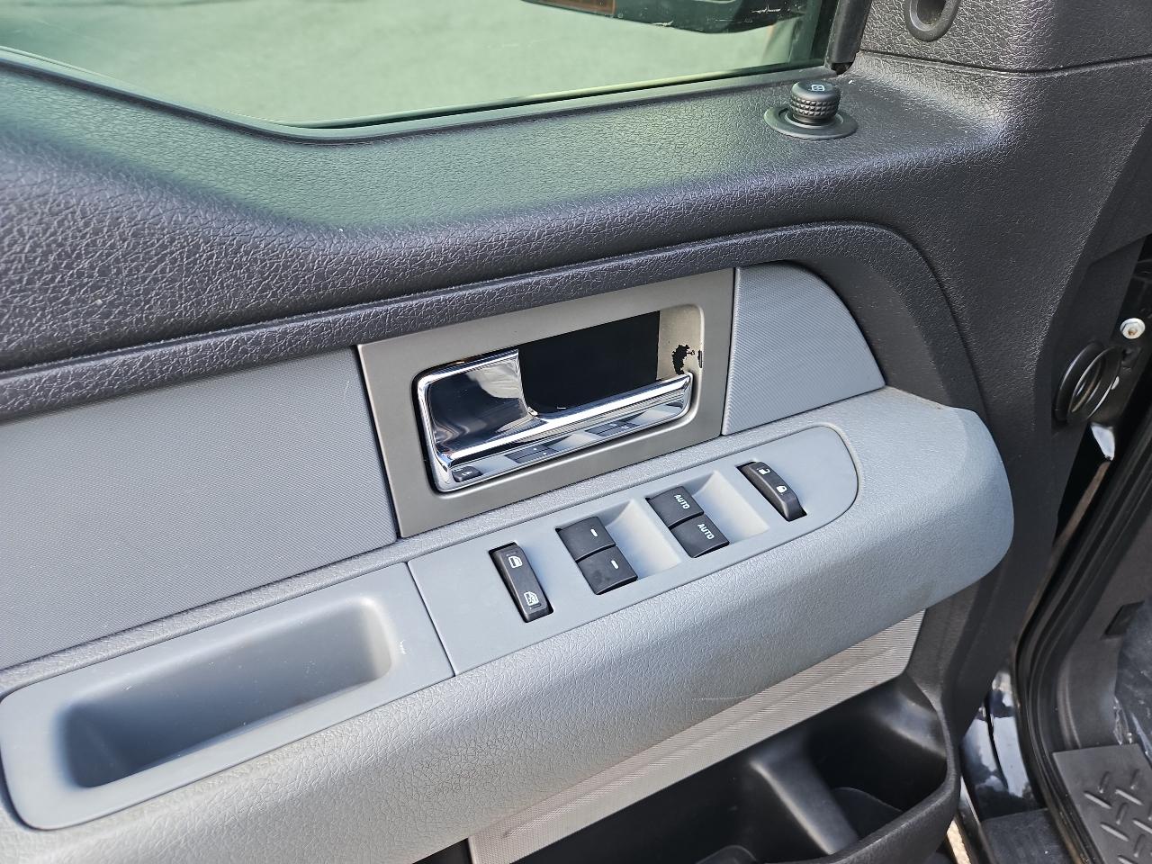 Ford F-150 Supercab 139" XLT 4WD 2011