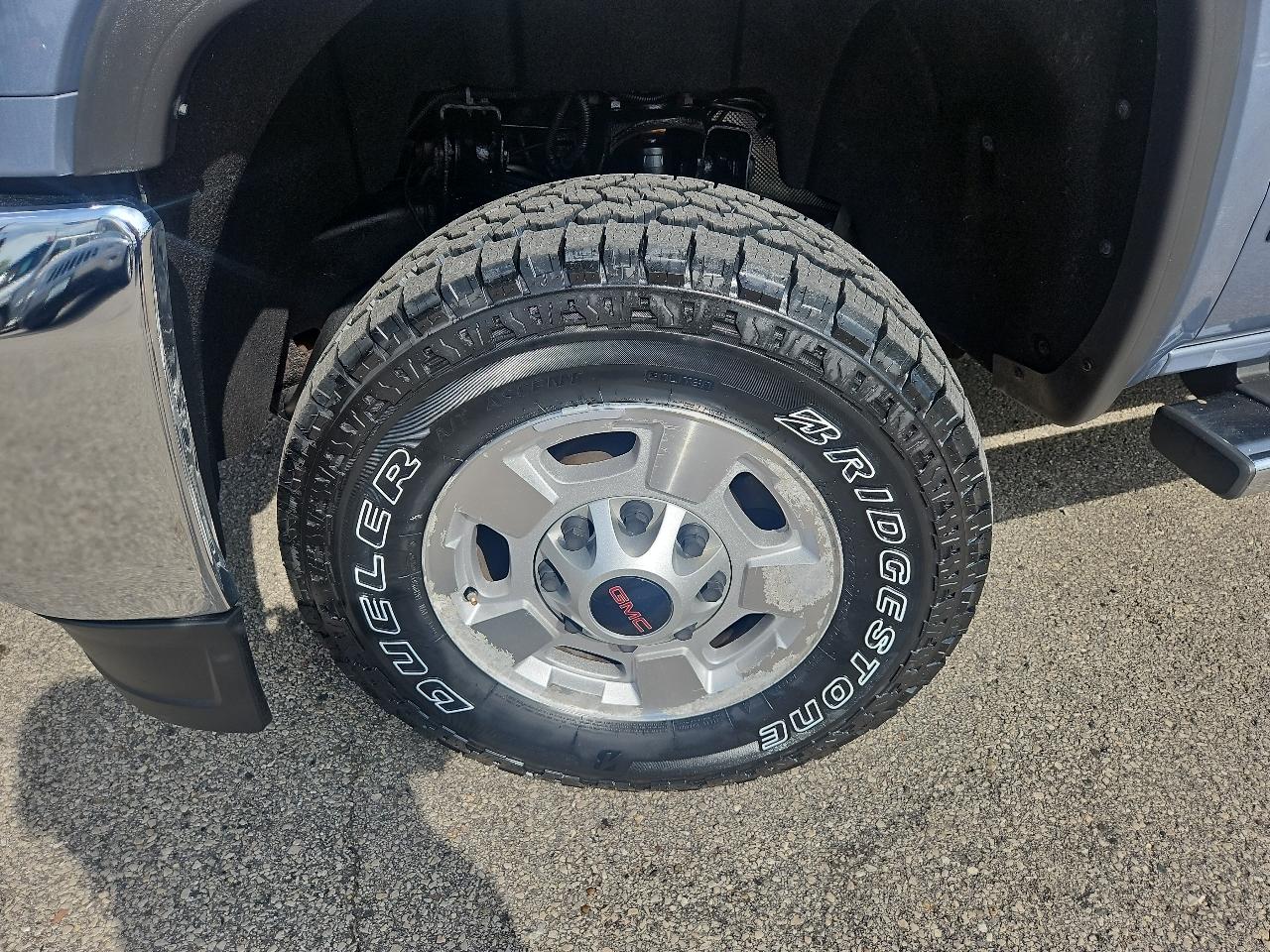 GMC Sierra 2500HD available WiFi 4WD Crew Cab 153.7" SLE 2015
