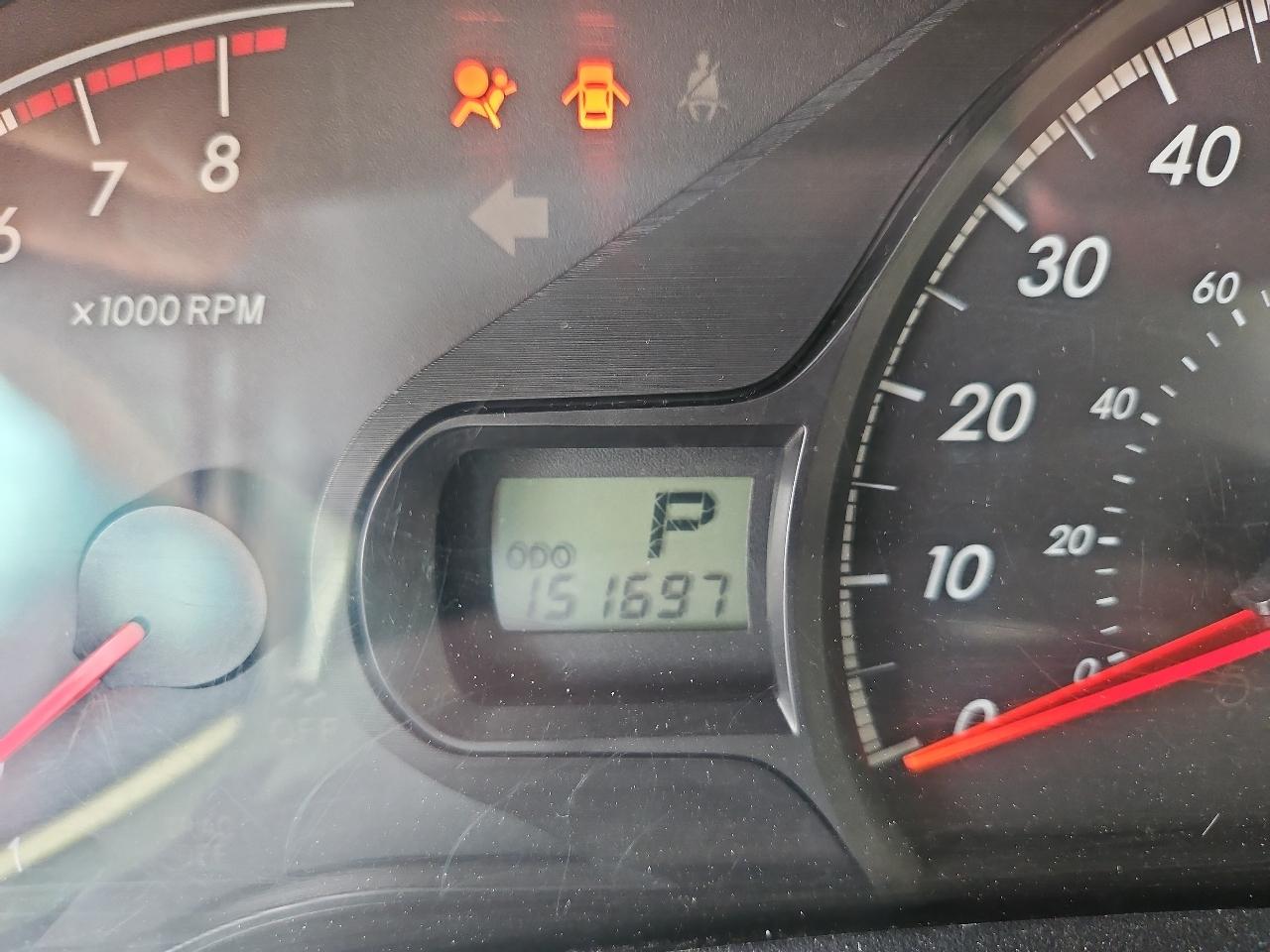 Toyota Sienna 5dr 7-Pass Van V6 LE FWD (Natl) 2012