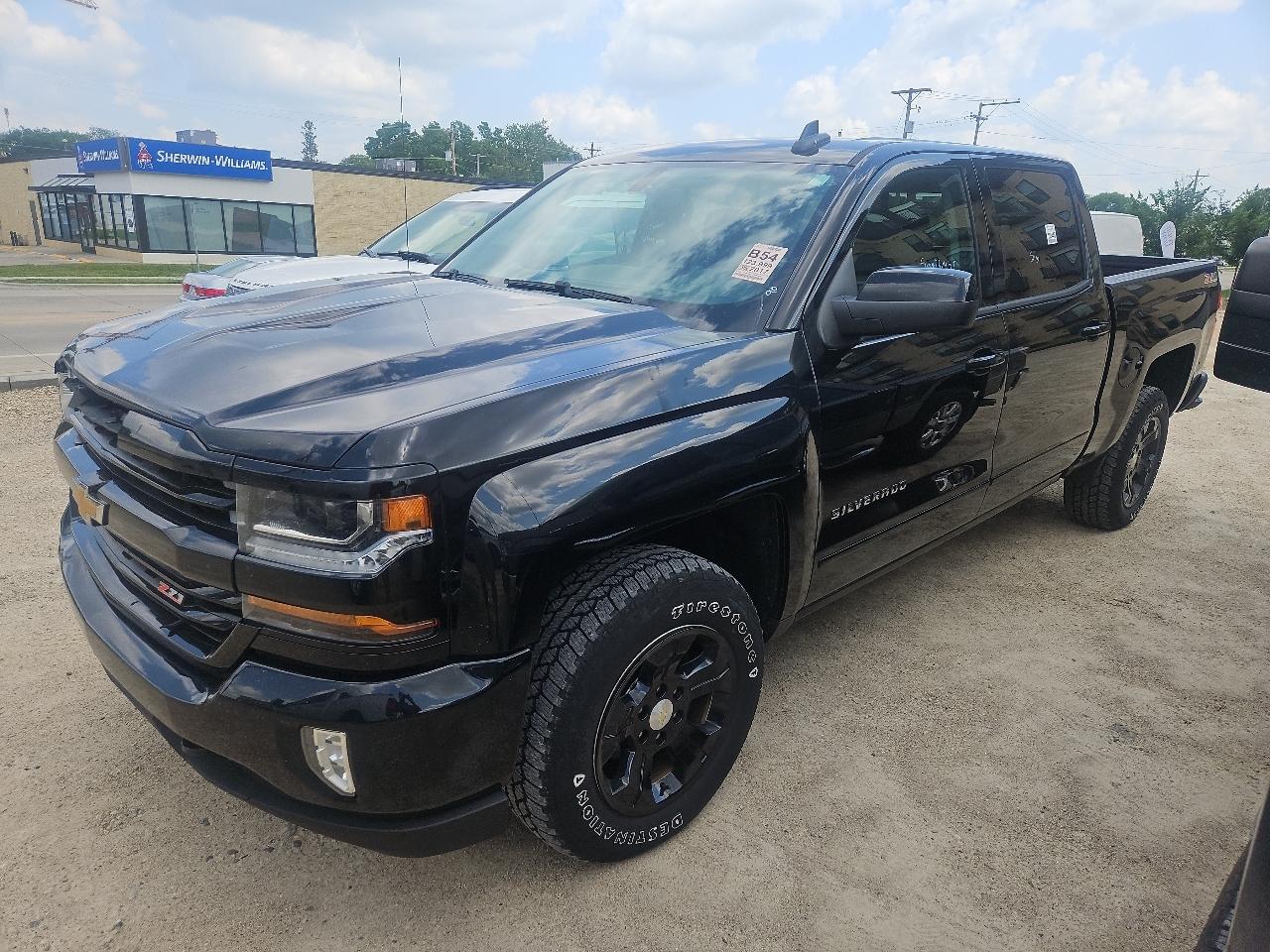 2017 Chevrolet Silverado 1500 4WD Crew Cab 143.5" LT w/2LT