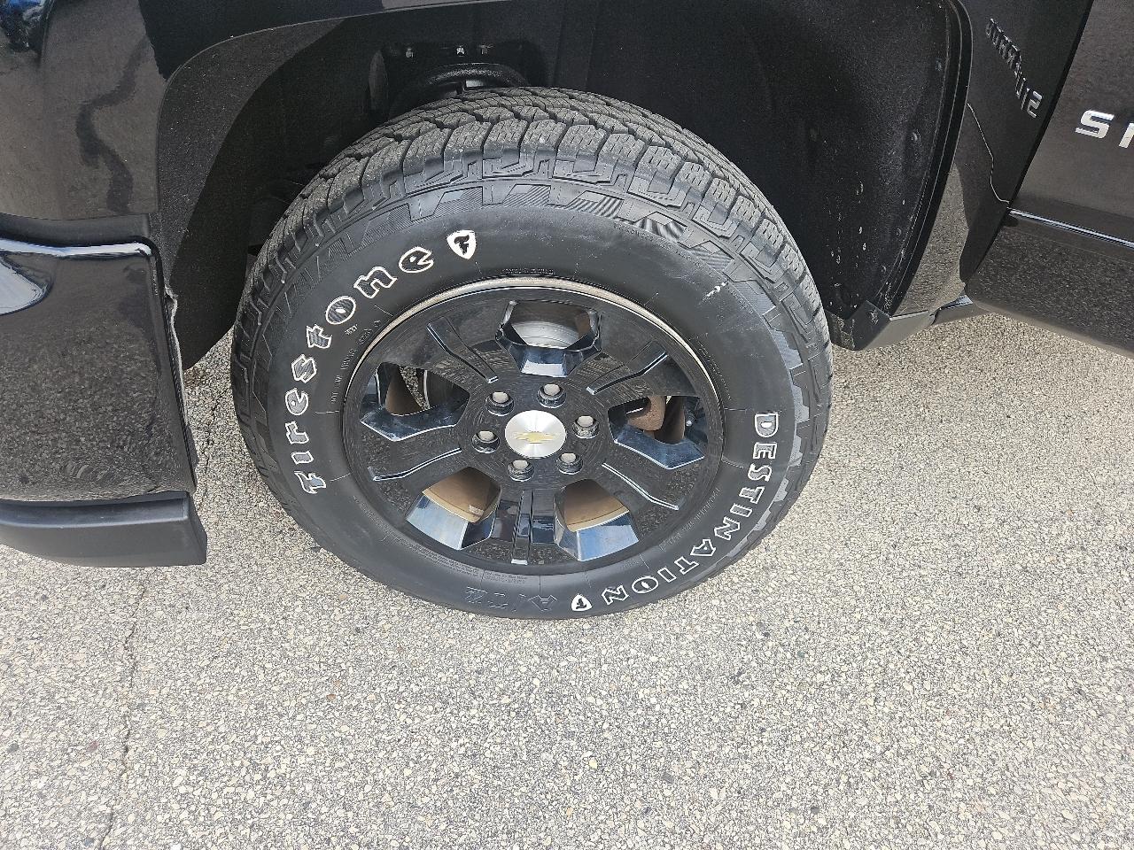 Chevrolet Silverado 1500 4WD Crew Cab 143.5" LT w/2LT 2017